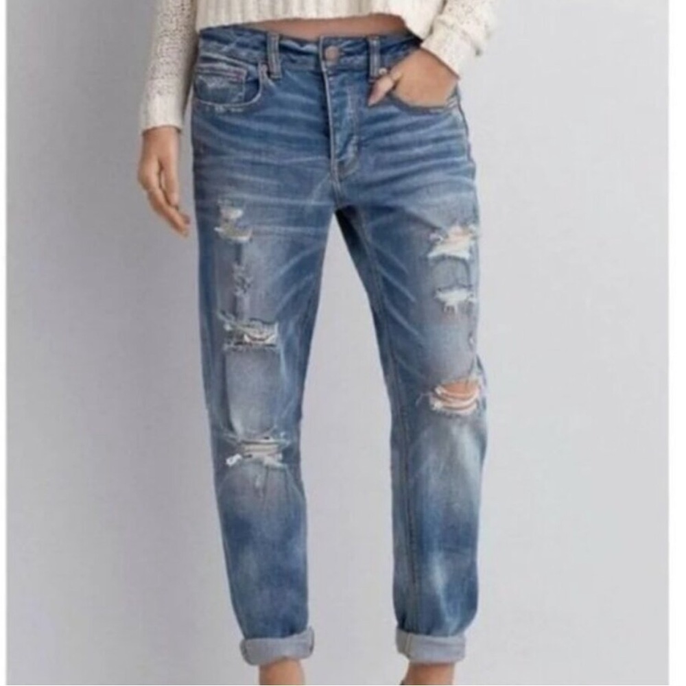 American Eagle Boy Crop Jeans Sz 2 Distressed Mid-Rise Casual Chic Cool Girl